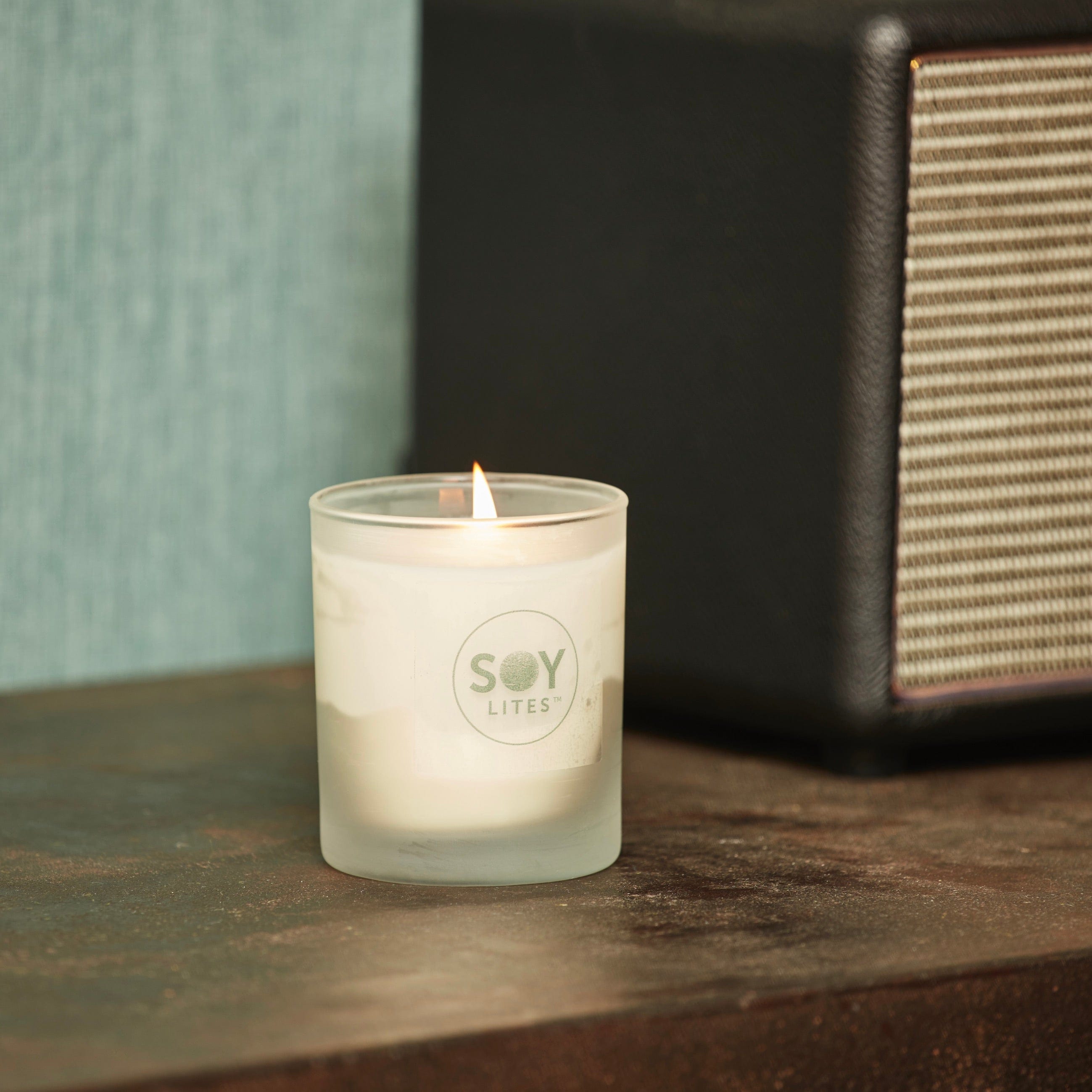 SoyLites Soy Aromatherapy Tumbler 220 ml Abundance Tumbler Candle with Vertiver, Velvet Rose, Oud, Bergamot