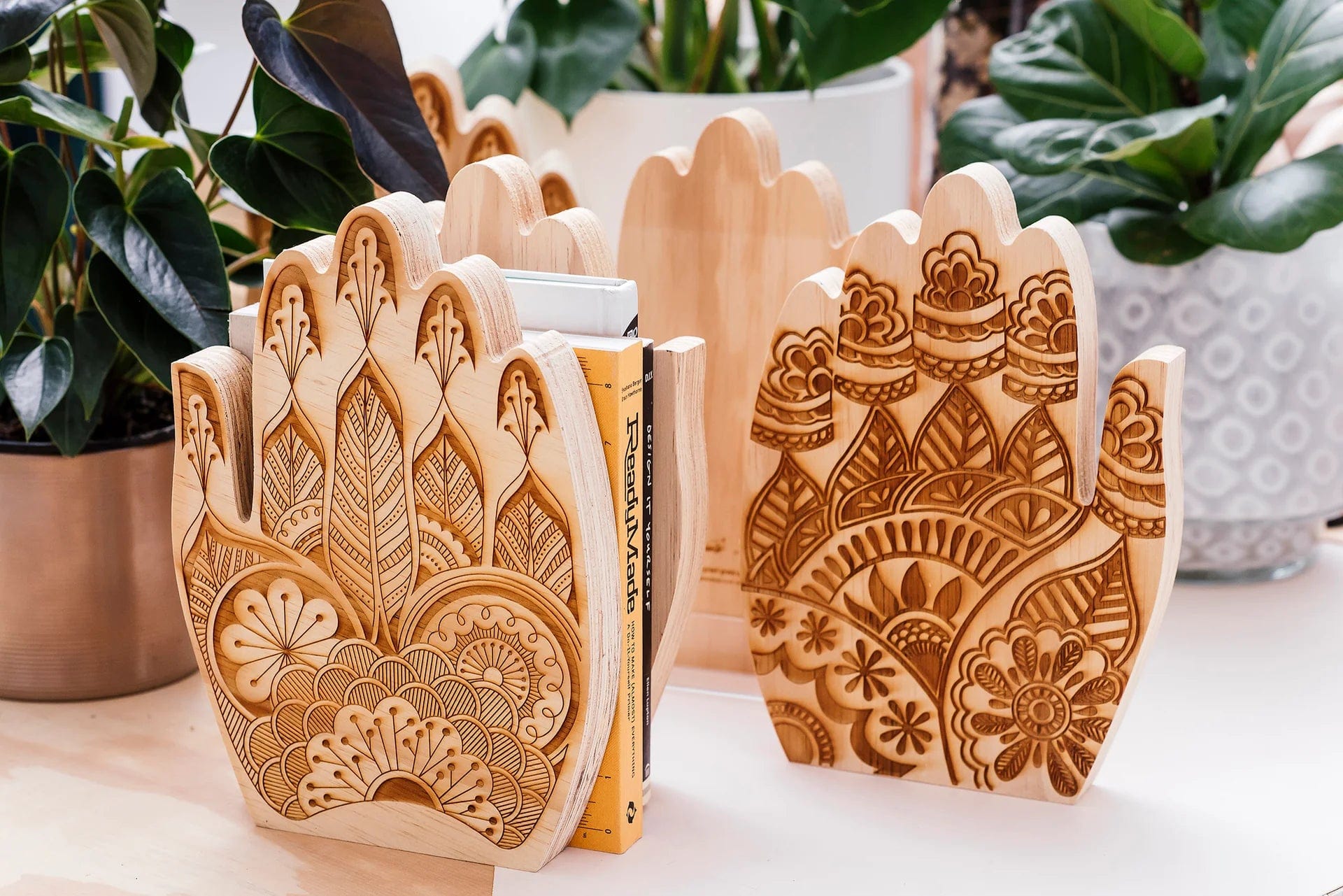 SoyLites Green Grass Bookend Henna Hand Individual